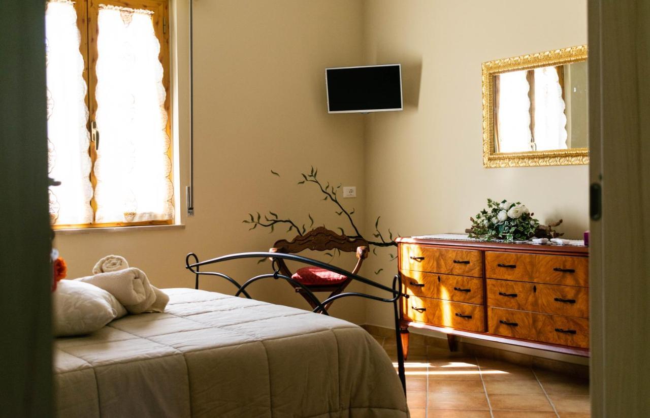 La Casa del Nonno Bed and Breakfast Spoltore Eksteriør billede